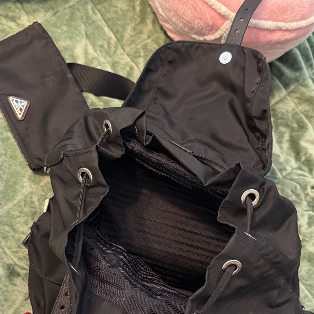 Prada Black Nylon Men’s Messenger Bag with Detachable Pouch and Buckle Accents - Picture 3 of 5
